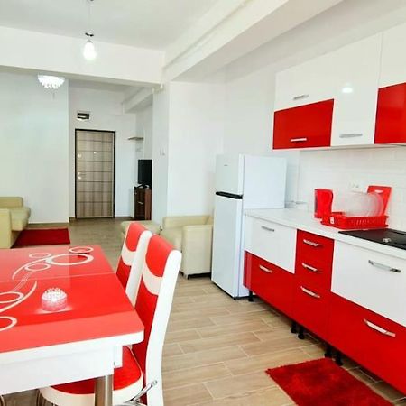 Red Accommodation Near Palas Mall Iasi Exteriér fotografie