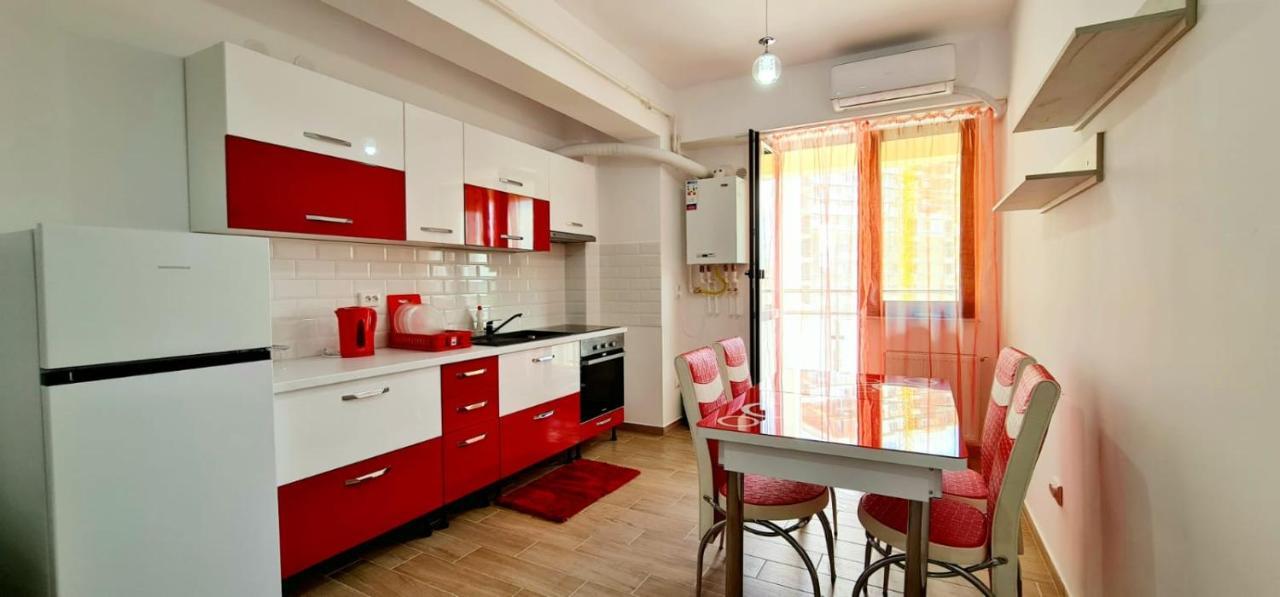 Red Accommodation Near Palas Mall Iasi Exteriér fotografie