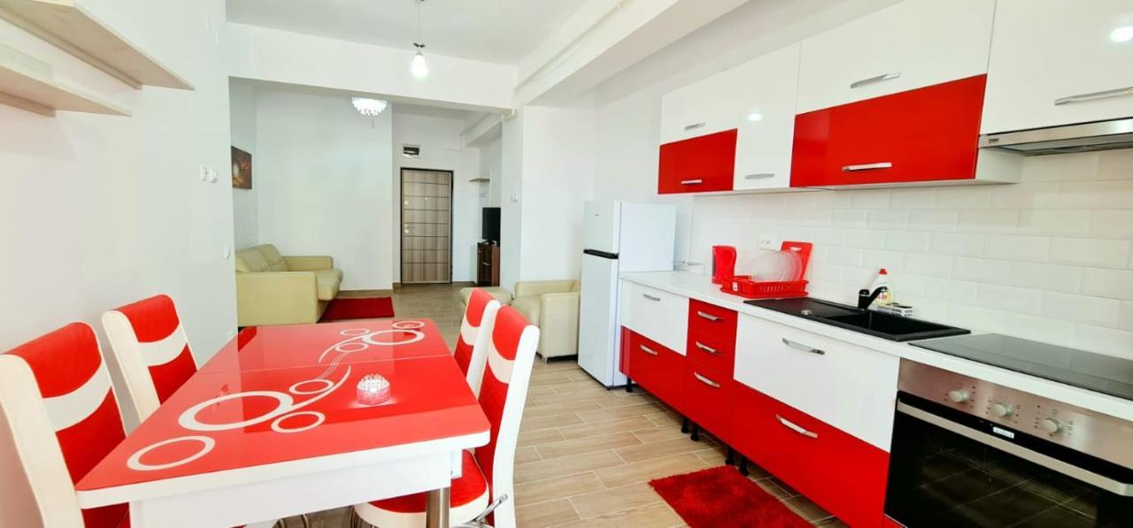 Red Accommodation Near Palas Mall Iasi Exteriér fotografie